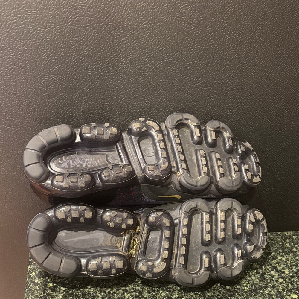Nike Air VaporMax Flyknit 2 Olympics Sneakers - Picture 7 of 9